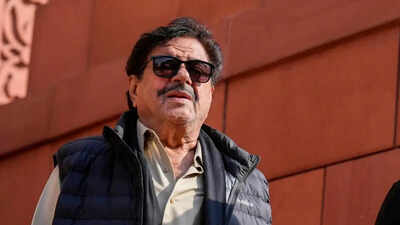 ‘Will not leave Mamata in difficult time’: Shatrughan Sinha rubbishes speculation of quitting TMC | India News