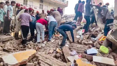 ‘Adjacent building also caved in’: Eyewitnesses recall Delhi collapse horror in Satya Niketan | India News