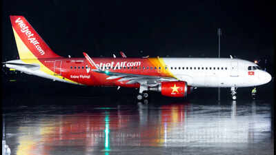 VietJet flight makes emergency landing at Chennai airport | Chennai News