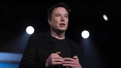 World’s richest man Elon Musk has a new home, he is sleeping in a trailer for over 10 days as he wants to be near to …