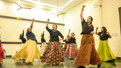 Snap, clap, twirl into the garba spirit | Delhi News